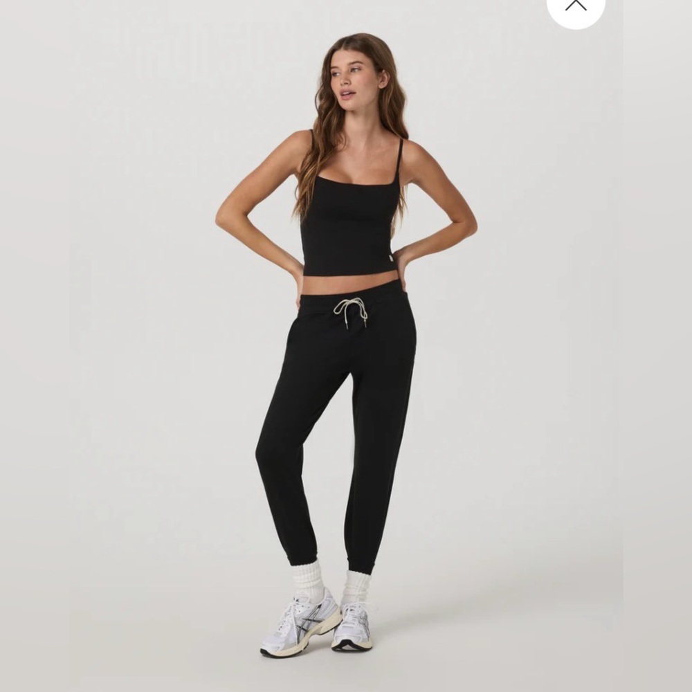 Vuori Black 🖤 Joggers with Drawstring